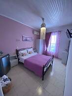 Alonnisos Beachfront Getaway - Cozy Summer Gem