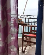 Alonnisos Beachfront Getaway - Cozy Summer Gem