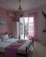 Alonnisos Beachfront Getaway - Cozy Summer Gem