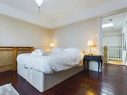 Country House-14guests-parking-hottub-amazingviews