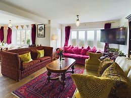 Country House-14guests-parking-hottub-amazingviews