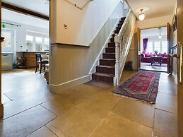 Country House-14guests-parking-hottub-amazingviews