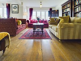 Country House-14guests-parking-hottub-amazingviews