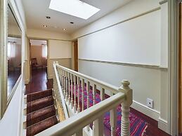 Country House-14guests-parking-hottub-amazingviews