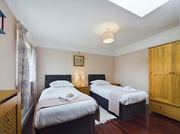 Country House-14guests-parking-hottub-amazingviews