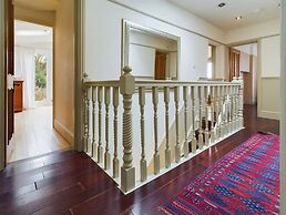 Country House-14guests-parking-hottub-amazingviews