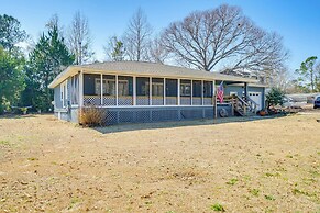 3 Mi to Beach: Home w/ Fire Pit in Hampstead!