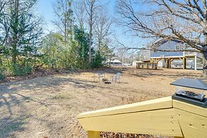 3 Mi to Beach: Home w/ Fire Pit in Hampstead!