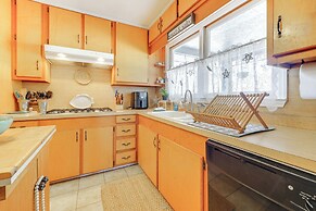 3 Mi to Beach: Home w/ Fire Pit in Hampstead!