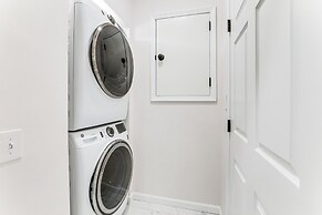11 Mi to Marietta Square: Modern Apt w/ Yard!