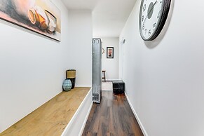 11 Mi to Marietta Square: Modern Apt w/ Yard!