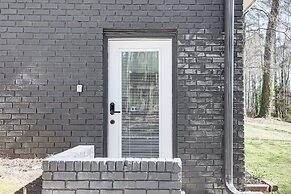 11 Mi to Marietta Square: Modern Apt w/ Yard!