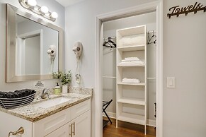 7 Mi to River District: Cape Coral Home w/ Lanai