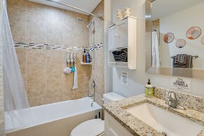 7 Mi to River District: Cape Coral Home w/ Lanai