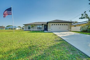 7 Mi to River District: Cape Coral Home w/ Lanai