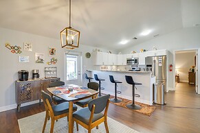 7 Mi to River District: Cape Coral Home w/ Lanai