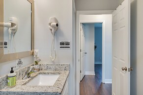 7 Mi to River District: Cape Coral Home w/ Lanai