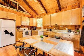 2 Mi to Conway: Cozy Cabin w/ Grill & Yard!