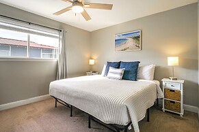 Walk to Ocean & Restaurants: Biloxi Getaway!