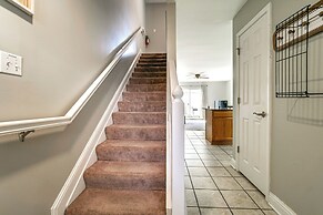 Walk to Ocean & Restaurants: Biloxi Getaway!