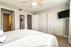 Walk to Ocean & Restaurants: Biloxi Getaway!