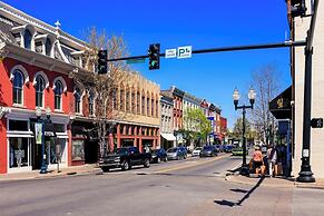 Walk to Dtwn: Waterfront Eastern Shore Townhome!