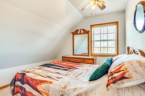 'red Barn Getaway' Chillicothe Countryside Home