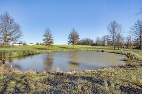 'red Barn Getaway' Chillicothe Countryside Home
