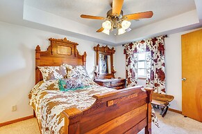'red Barn Getaway' Chillicothe Countryside Home