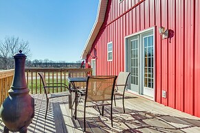 'red Barn Getaway' Chillicothe Countryside Home