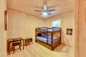 Private Deck & Forest Setting: Waelder Cabin!