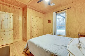 Private Deck & Forest Setting: Waelder Cabin!