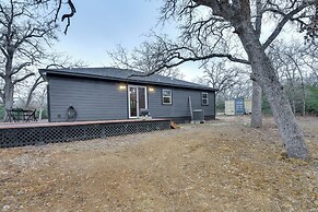 Private Deck & Forest Setting: Waelder Cabin!
