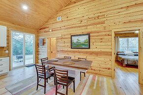 Private Deck & Forest Setting: Waelder Cabin!