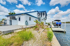 Waterfront Gem: Crystal River Family Home