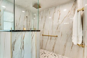 Waterfront Gem: Crystal River Family Home