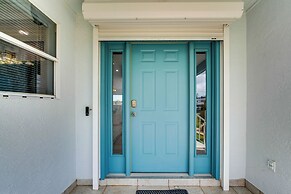 Waterfront Gem: Crystal River Family Home