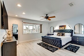 Waterfront Gem: Crystal River Family Home