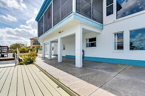 Waterfront Gem: Crystal River Family Home