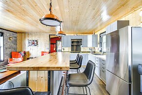 Lakefront Cabin on Lake Vermilion: Dock, Boat Lift