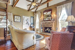 Large Deck: Luxe 6-acre Retreat in Dahlonega!