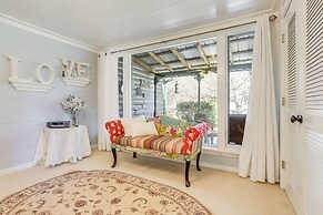 Large Deck: Luxe 6-acre Retreat in Dahlonega!