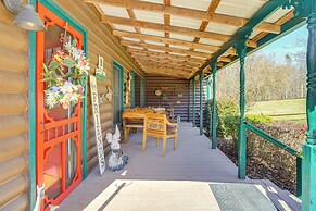 Large Deck: Luxe 6-acre Retreat in Dahlonega!