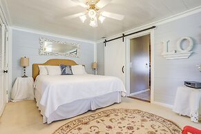 Large Deck: Luxe 6-acre Retreat in Dahlonega!