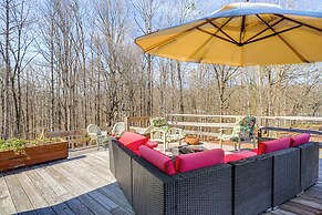 Large Deck: Luxe 6-acre Retreat in Dahlonega!