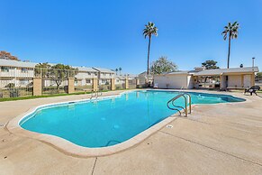 5 Mi to Dtwn Tempe: Townhome w/ Pool Access