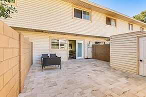 5 Mi to Dtwn Tempe: Townhome w/ Pool Access