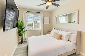 5 Mi to Dtwn Tempe: Townhome w/ Pool Access