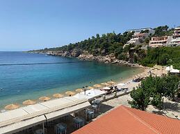 Alonnisos Beachfront Nest - Cozy Summer Getaway