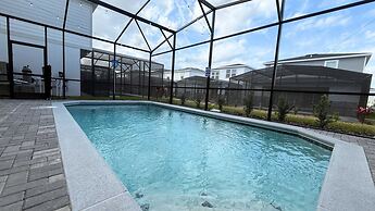 Upstay Family Home w Cinema Pool BBQ Clermont